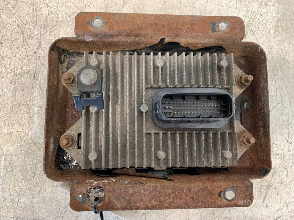Volvo VNL Other components