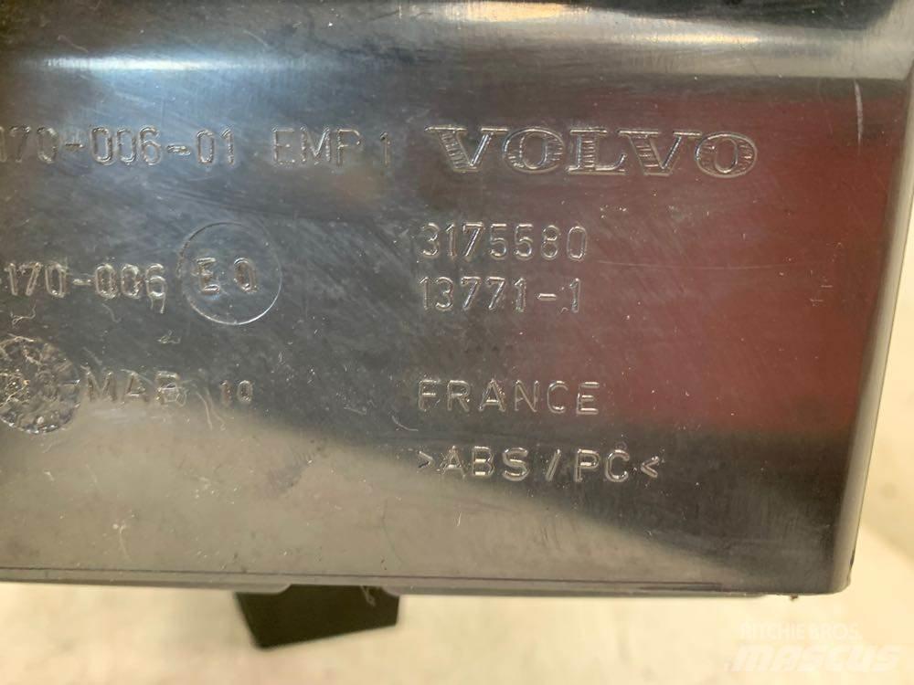 Volvo VNL Electronics