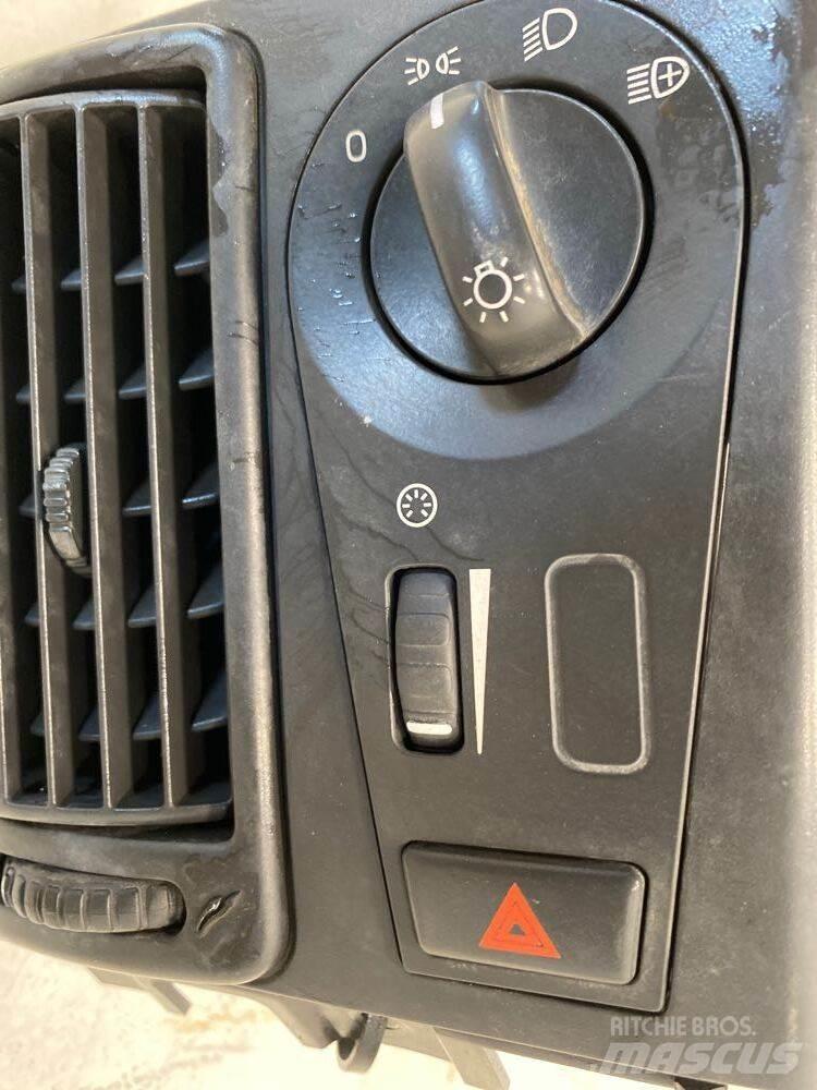 Volvo VNL Electronics
