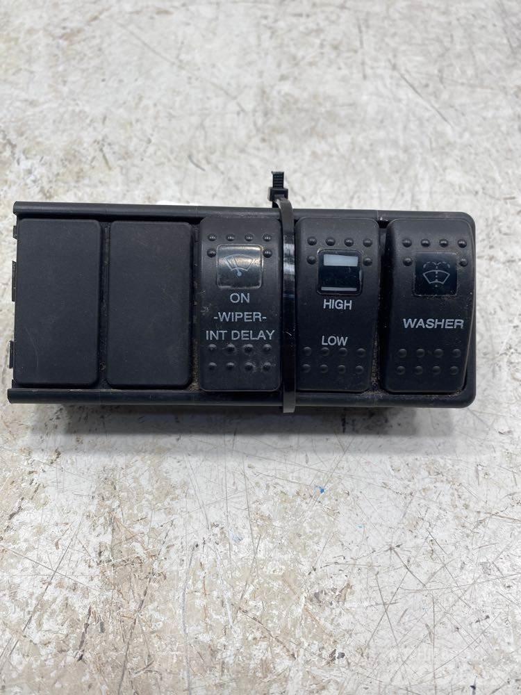 Volvo VNL Electronics