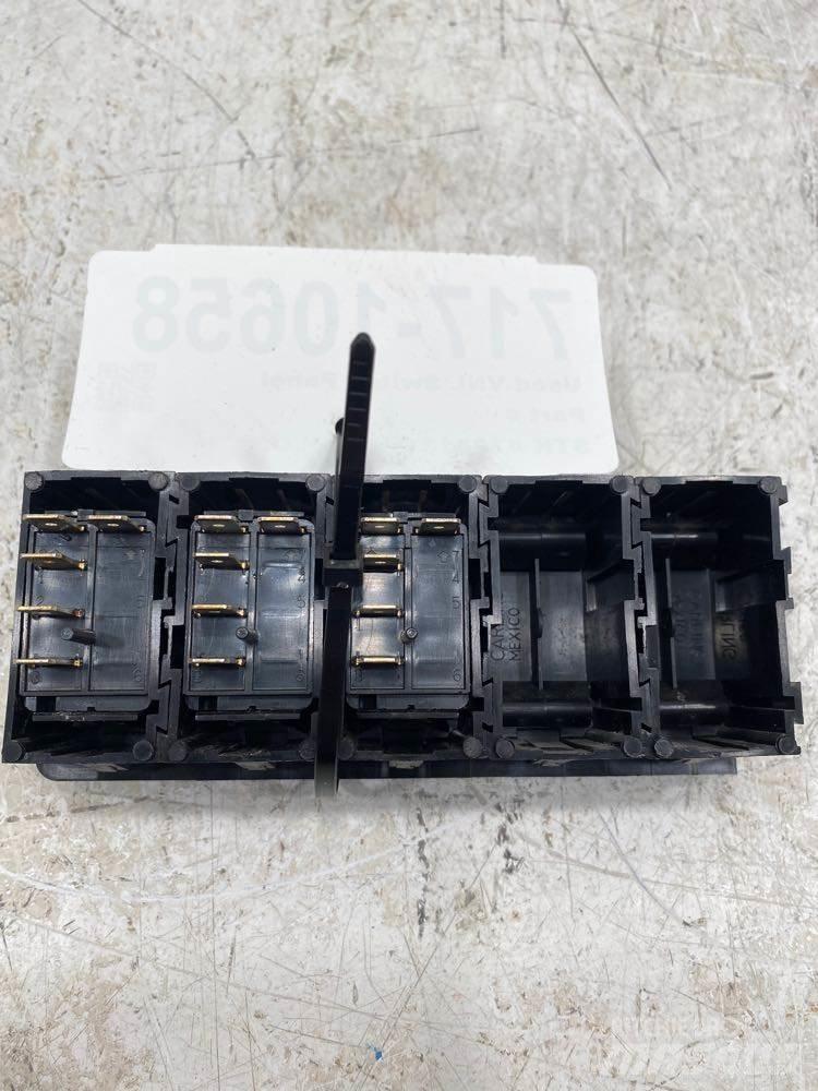 Volvo VNL Electronics