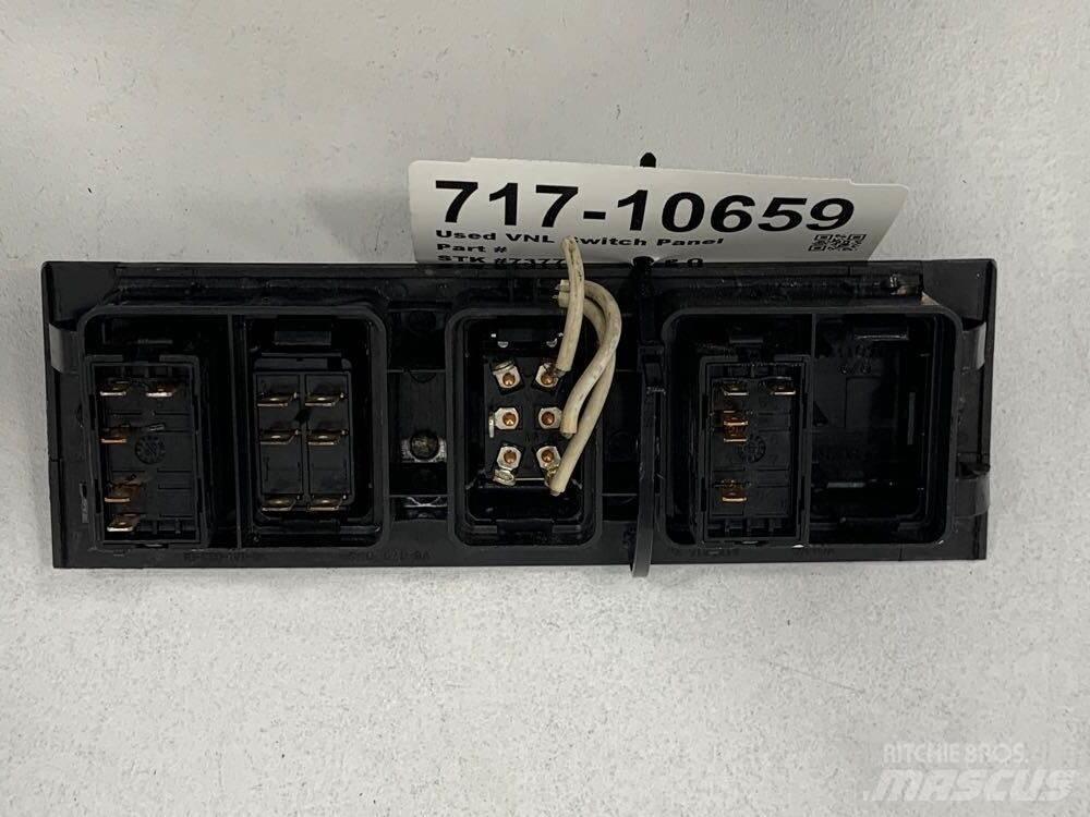 Volvo VNL Electronics