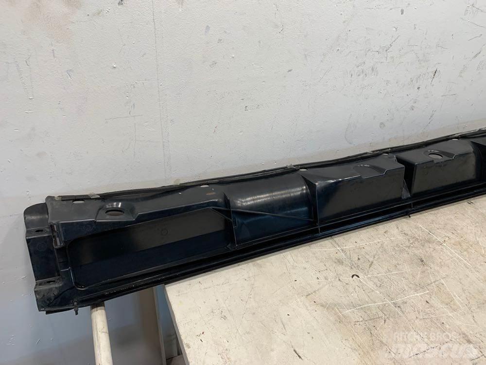 Volvo VNL Other components