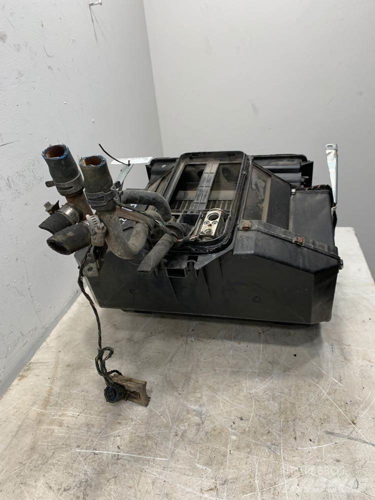 Volvo VNL Other components