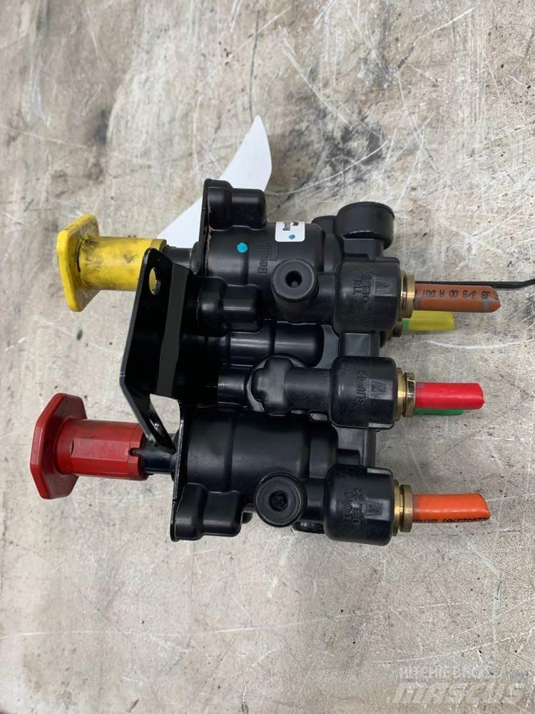 Volvo VNL Other components