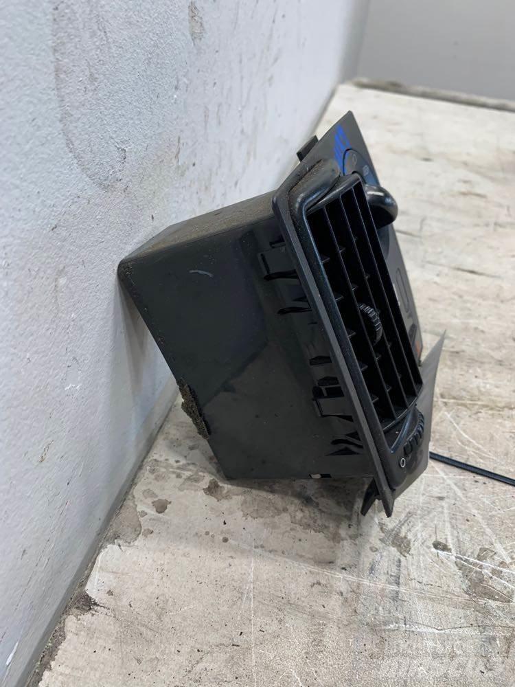 Volvo VNL Electronics