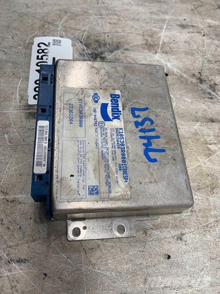 Volvo VNL Electronics