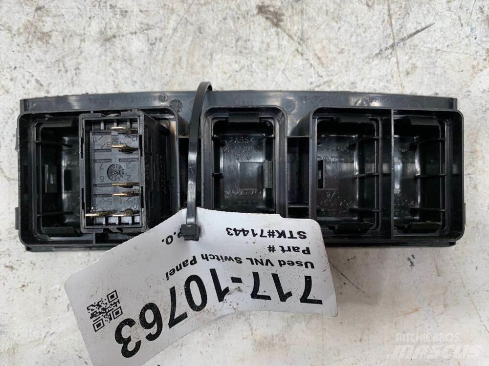 Volvo VNL Electronics