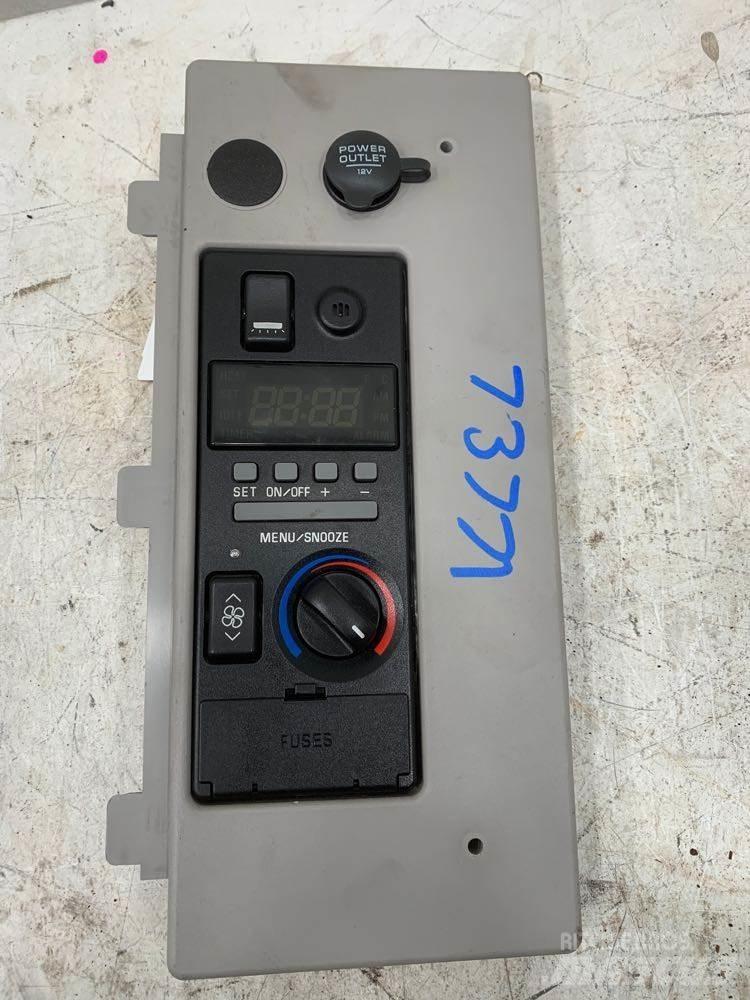 Volvo VNL Electronics