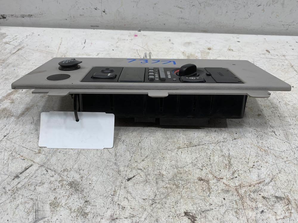 Volvo VNL Electronics
