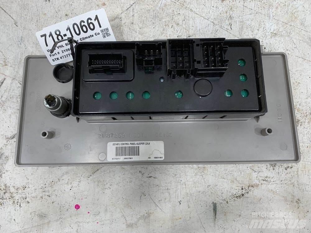 Volvo VNL Electronics