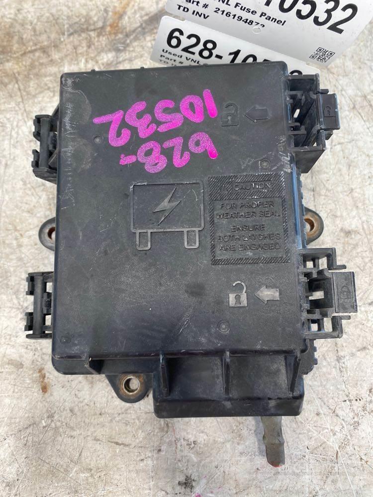Volvo VNL Electronics