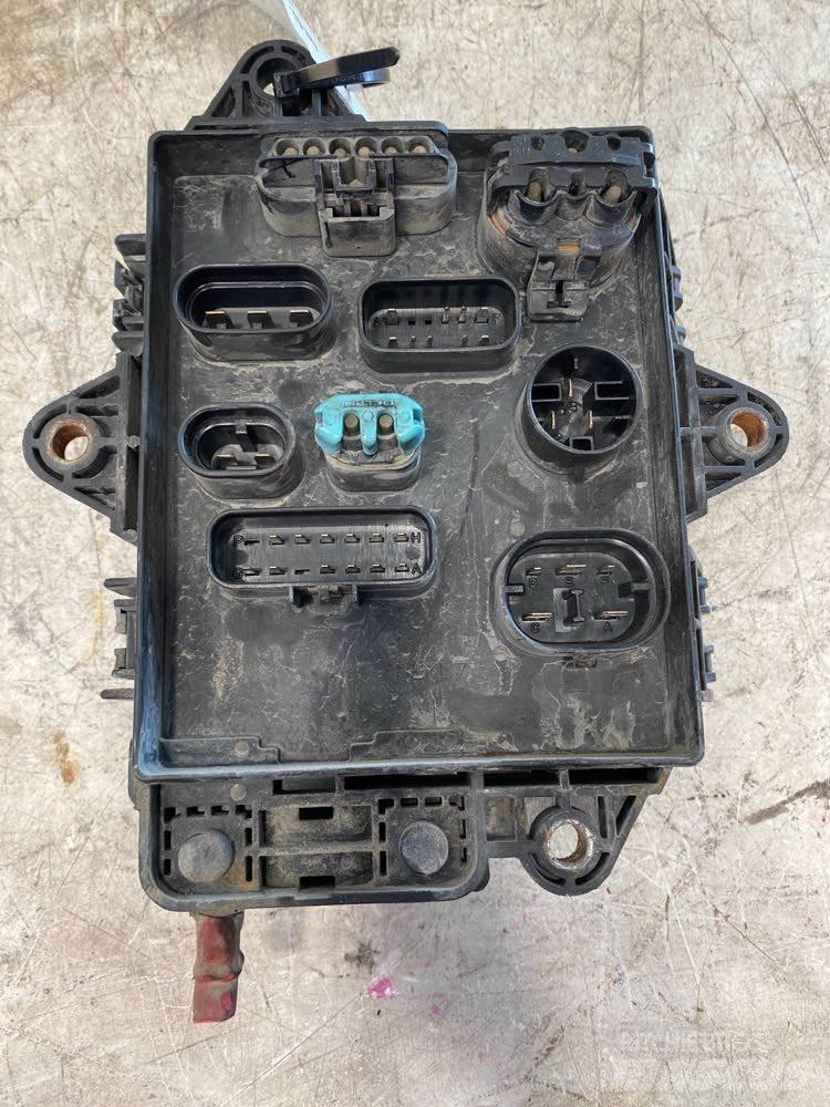 Volvo VNL Electronics