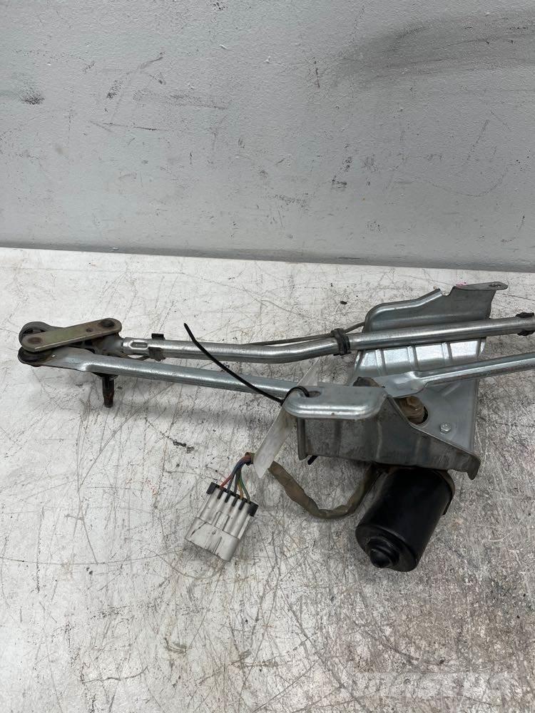 Volvo VNM Other components