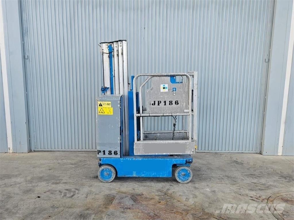Genie GR-20 Mast climbing work platforms