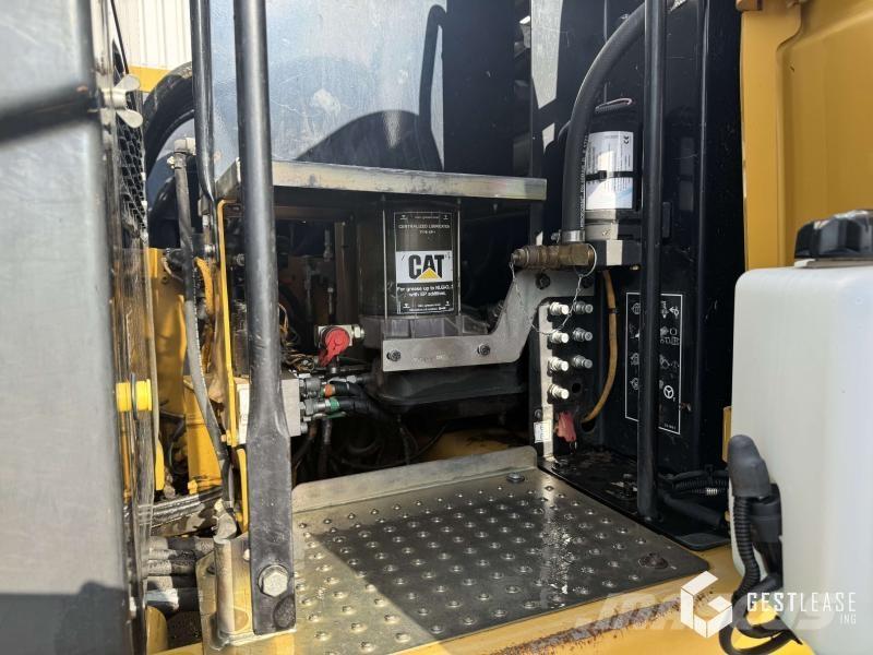 CAT M313D Wheeled excavators