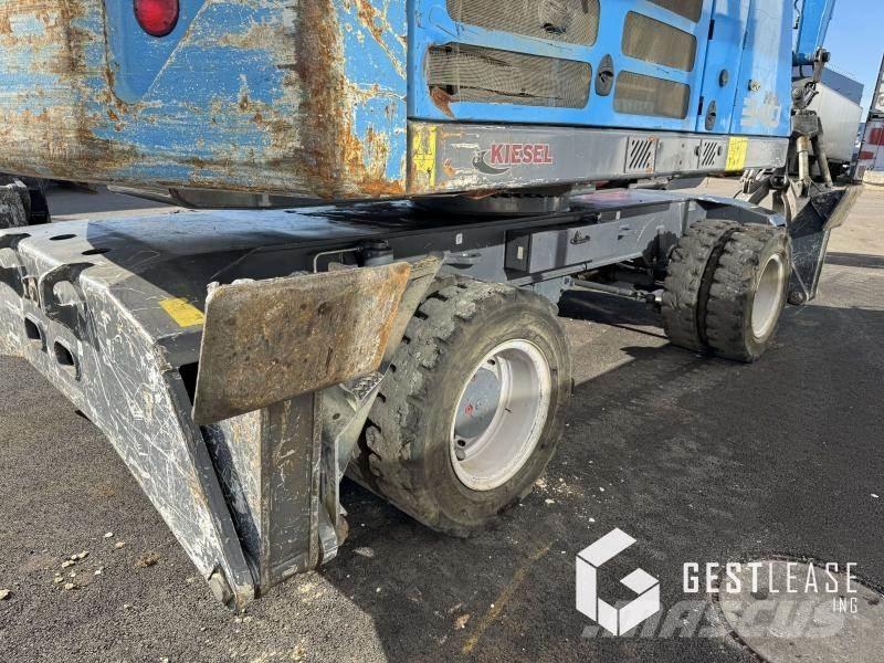 Fuchs MHL340F Waste / industry handlers
