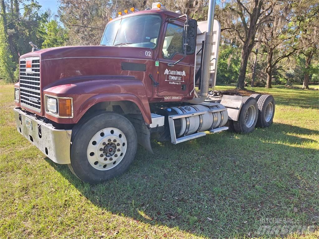Mack CHU613 Truck Tractor Units