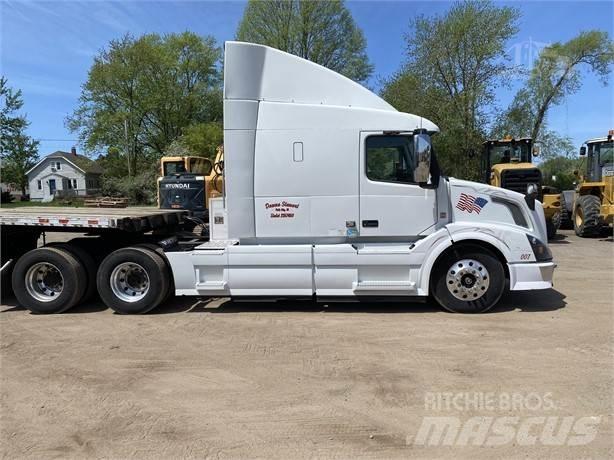 Volvo VNL64T670 Truck Tractor Units