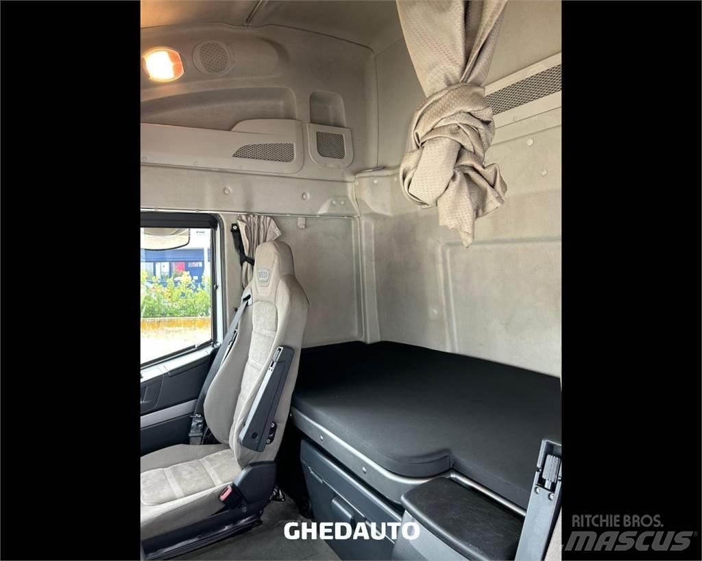 Iveco AS440S48 Van Body Trucks