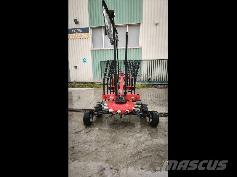 Vicon 423 Rakes and tedders