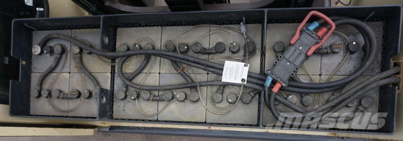 Hubtex S40E Sideloader