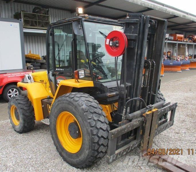 JCB 940-4 Rough terrain truck