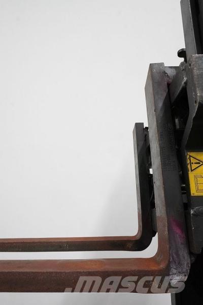 Still FM-X17 Reach truck