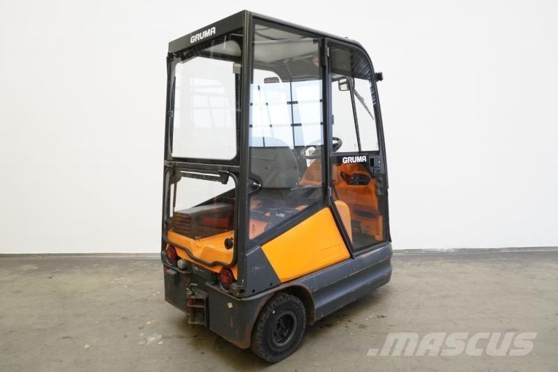 Still R06-06 Towing truck