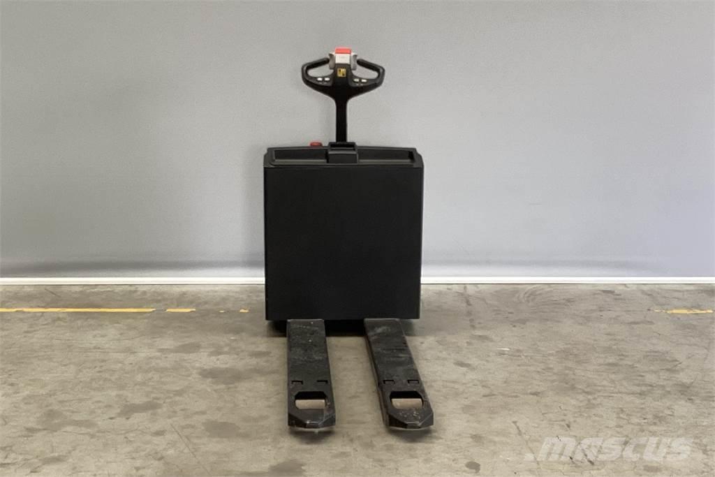 Hyster P1.6 Pedestrian stacker