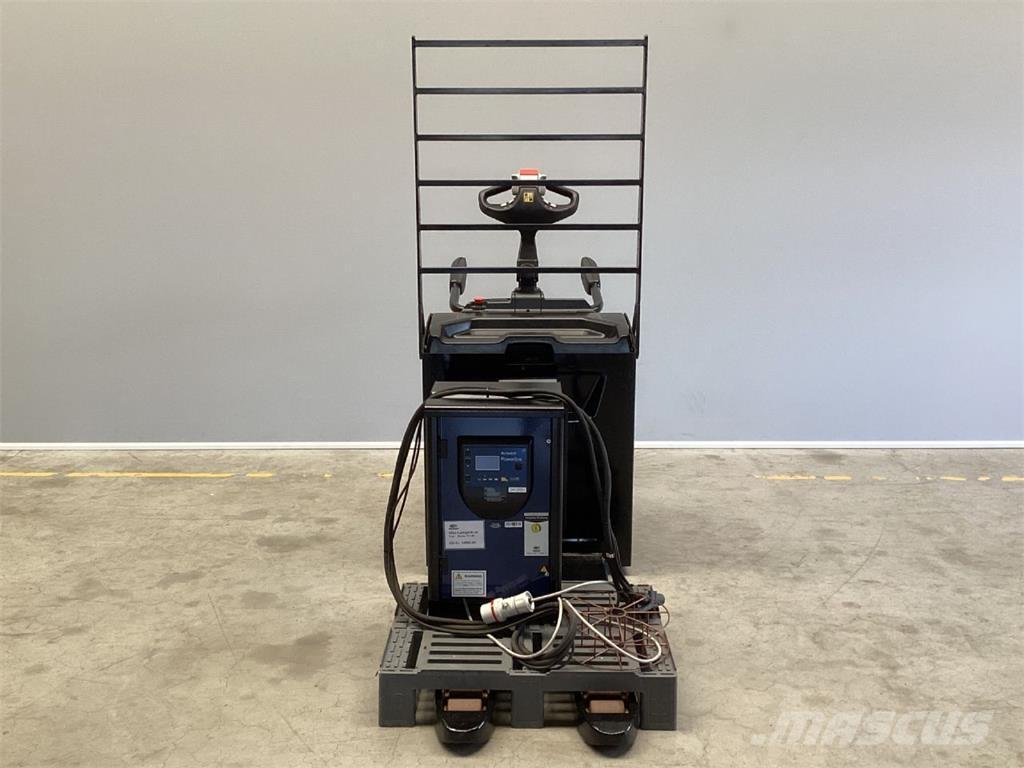 Hyster P2.0S Pedestrian stacker