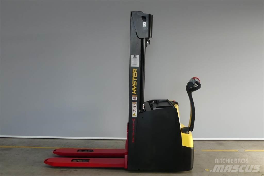 Hyster S1.6il Pedestrian stacker
