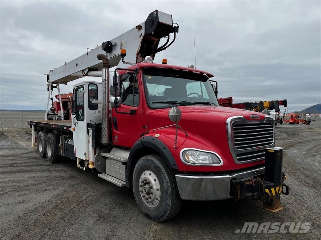 Altec AC25-95B Crane trucks