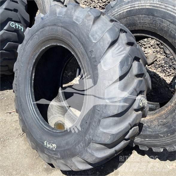 Titan 17.5x25 Tyres, wheels and rims