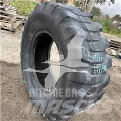 Titan 17.5x25 Tyres, wheels and rims