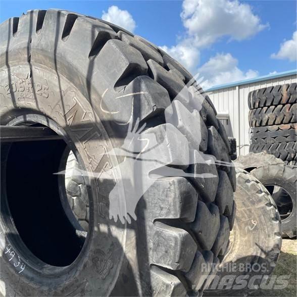 Titan 20.5R25 Tyres, wheels and rims