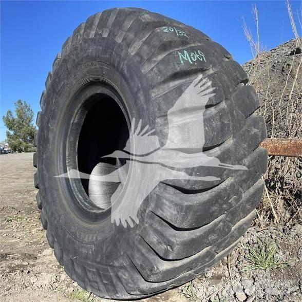 Titan 23.5x25 Tyres, wheels and rims