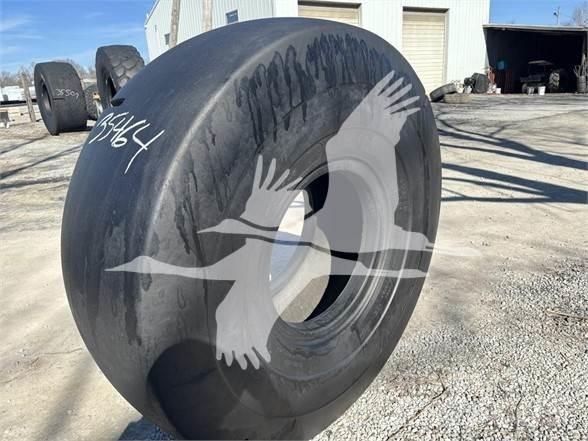 Titan 23.5x25 Tyres, wheels and rims
