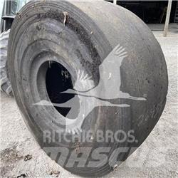 Titan 29.5x25 Tyres, wheels and rims