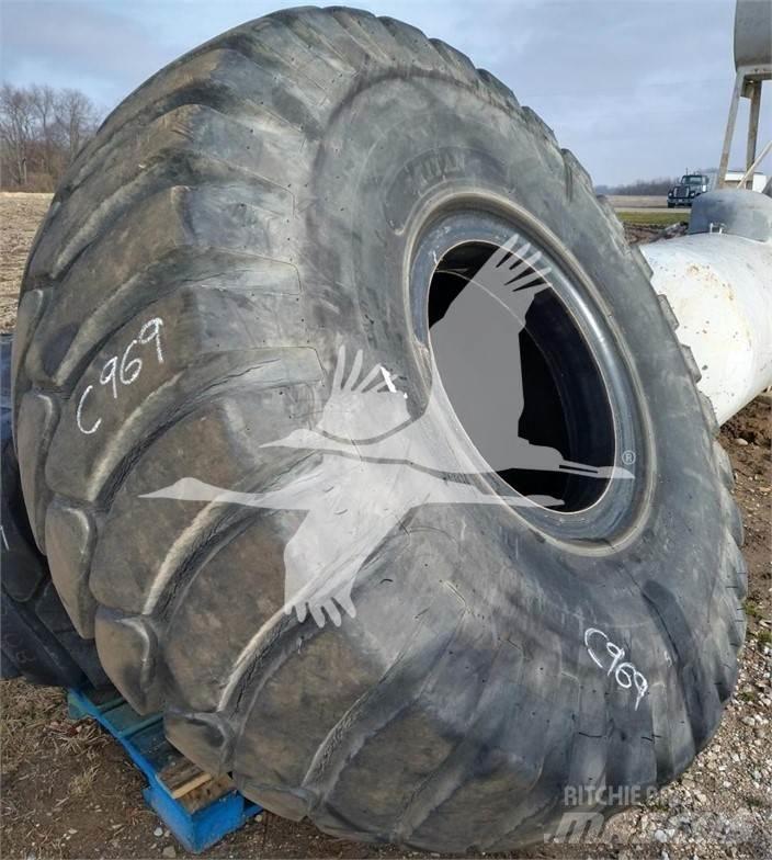 Titan 29.5x25 Tyres, wheels and rims