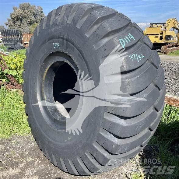 Titan 29.5x25 Tyres, wheels and rims