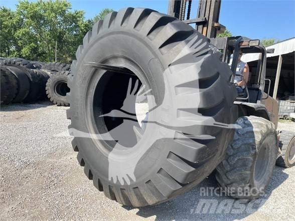 Titan 37.5X39 Tyres, wheels and rims