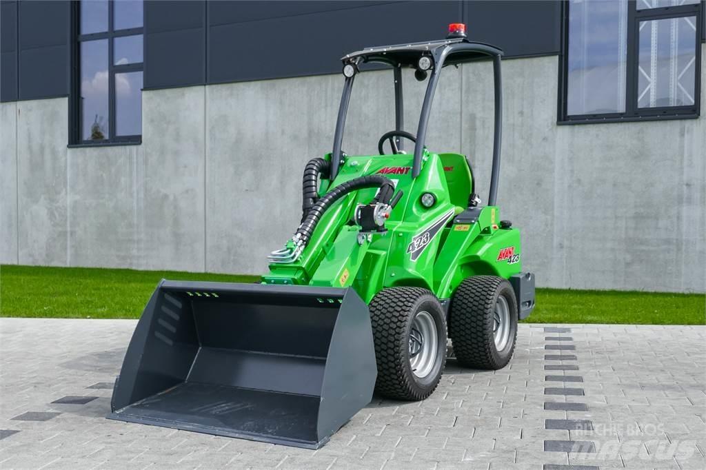 Avant M 423 Mini excavators < 7t
