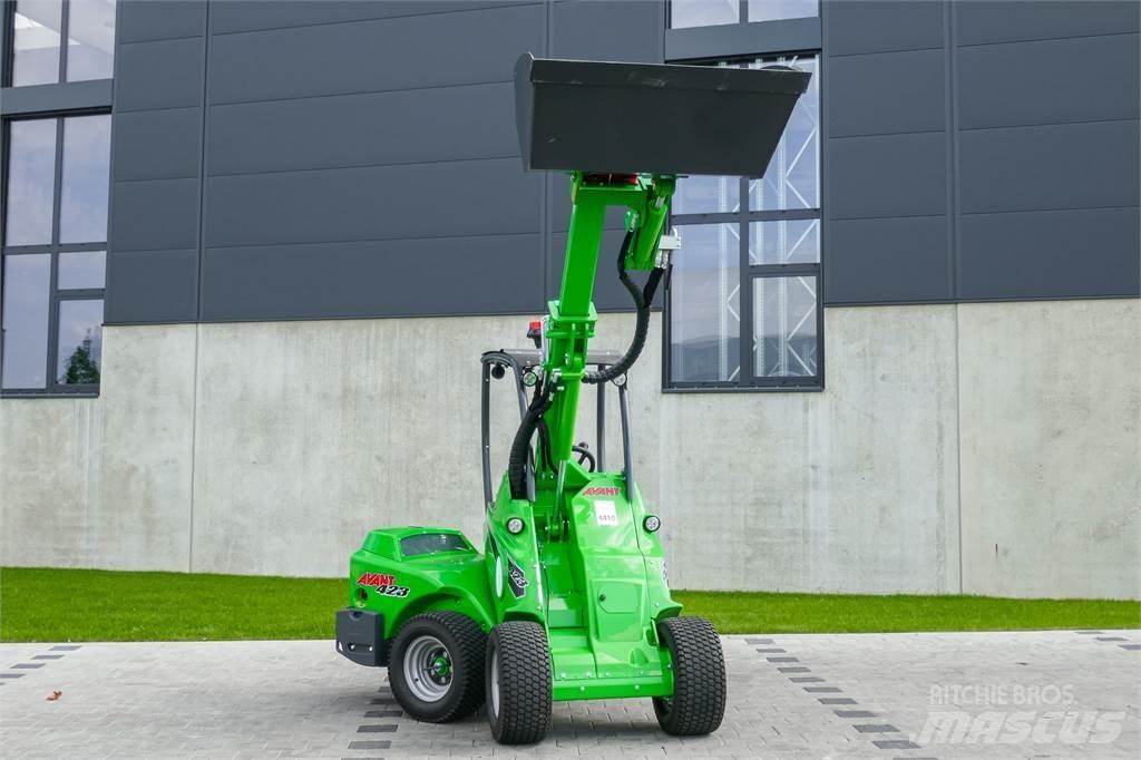 Avant M 423 Mini excavators < 7t