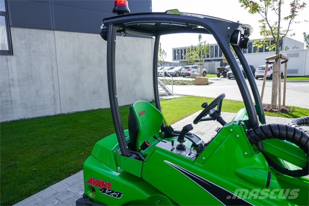 Avant M 423 Mini excavators < 7t