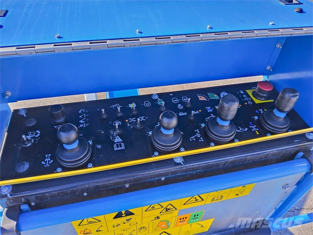 Genie SX-135 XC Telescopic boom lifts