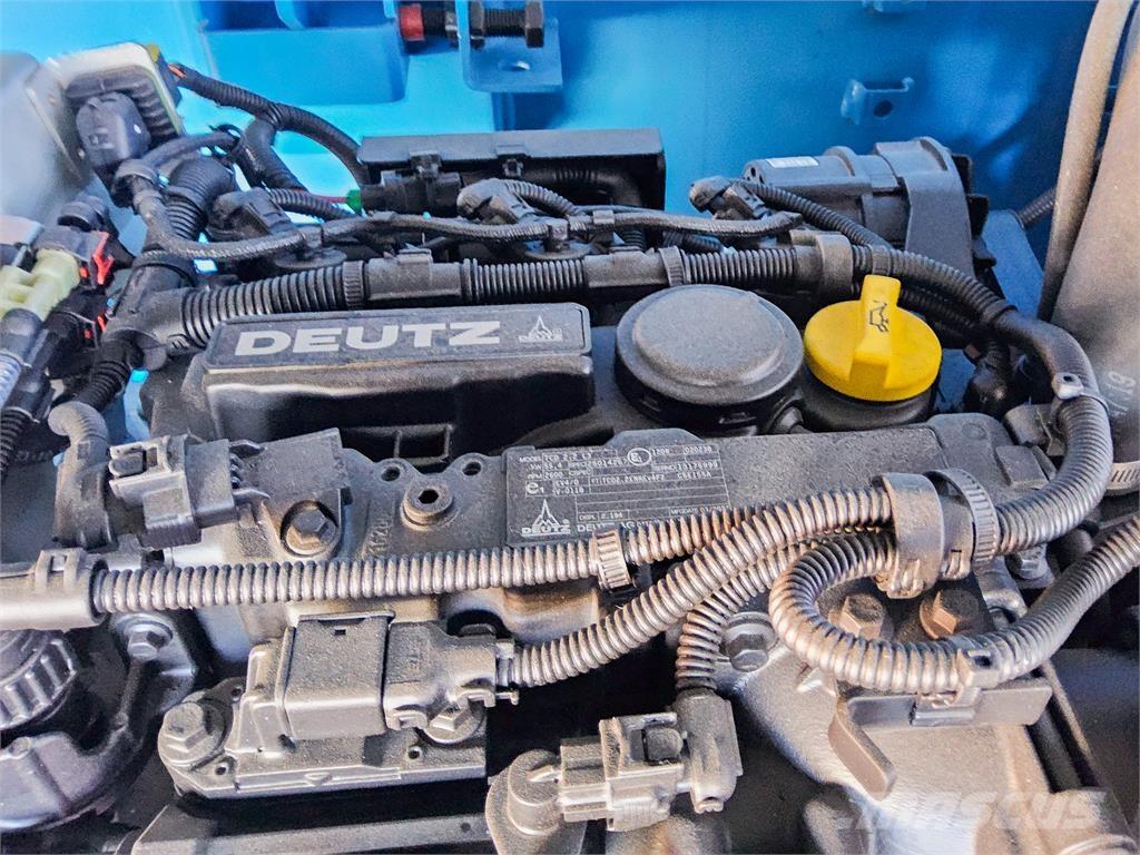 Genie SX-135 XC Telescopic boom lifts