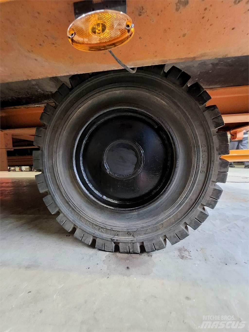 MULTI-TRANS VAL 30 Other farming trailers