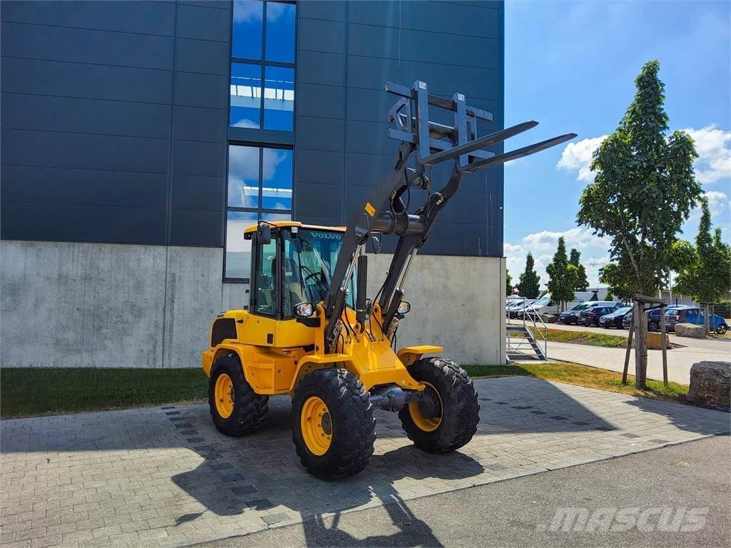 Volvo L 30G Mini excavators < 7t