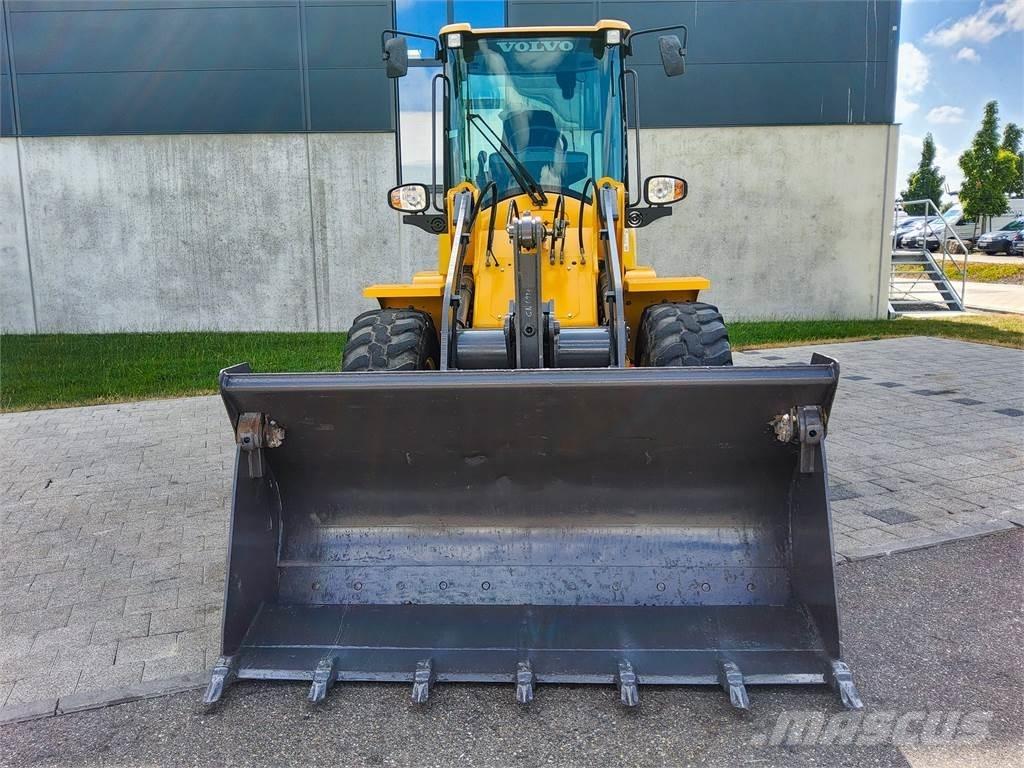 Volvo L 30G Mini excavators < 7t